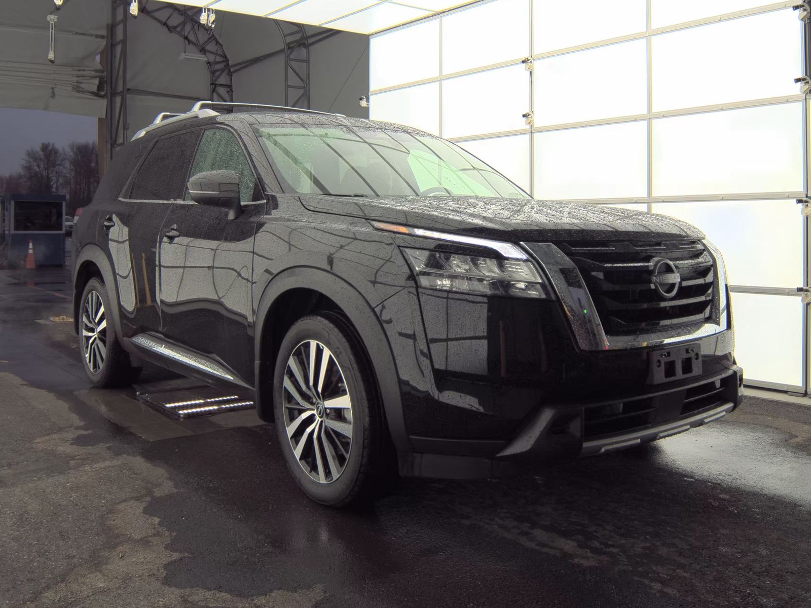 2024 Nissan Pathfinder Platinum AWD