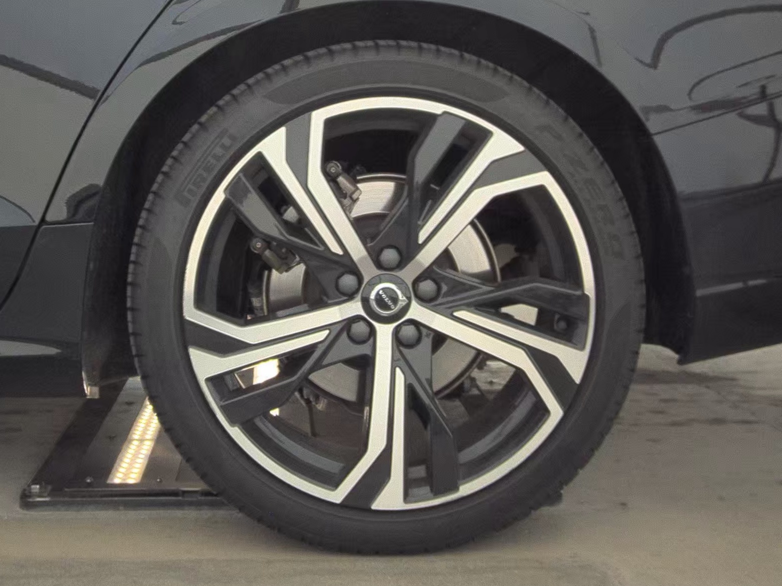 2024 Volvo S60 B5 Core AWD