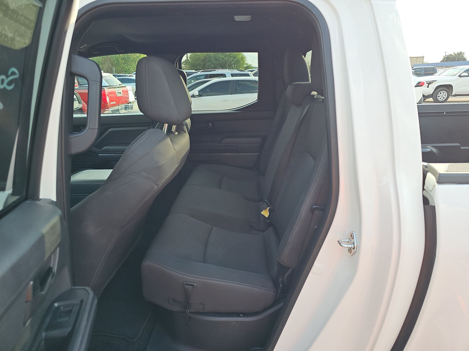 2024 Toyota Tacoma SR5 AWD