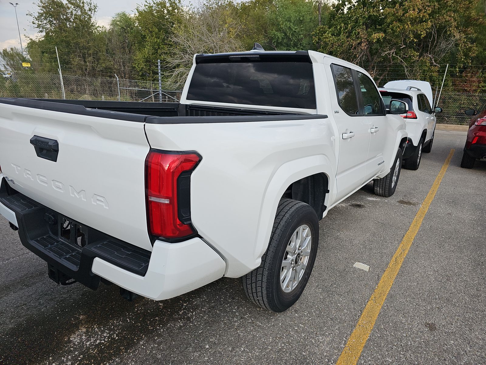 2024 Toyota Tacoma SR5 AWD