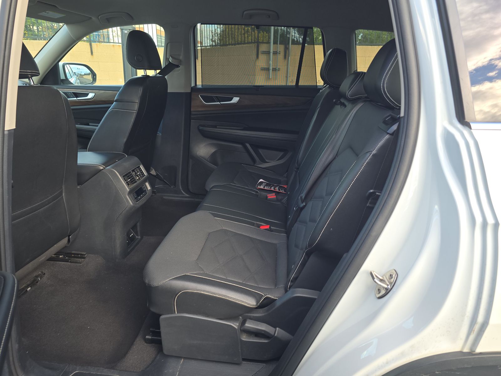 2024 Volkswagen Atlas 2.0T SE AWD