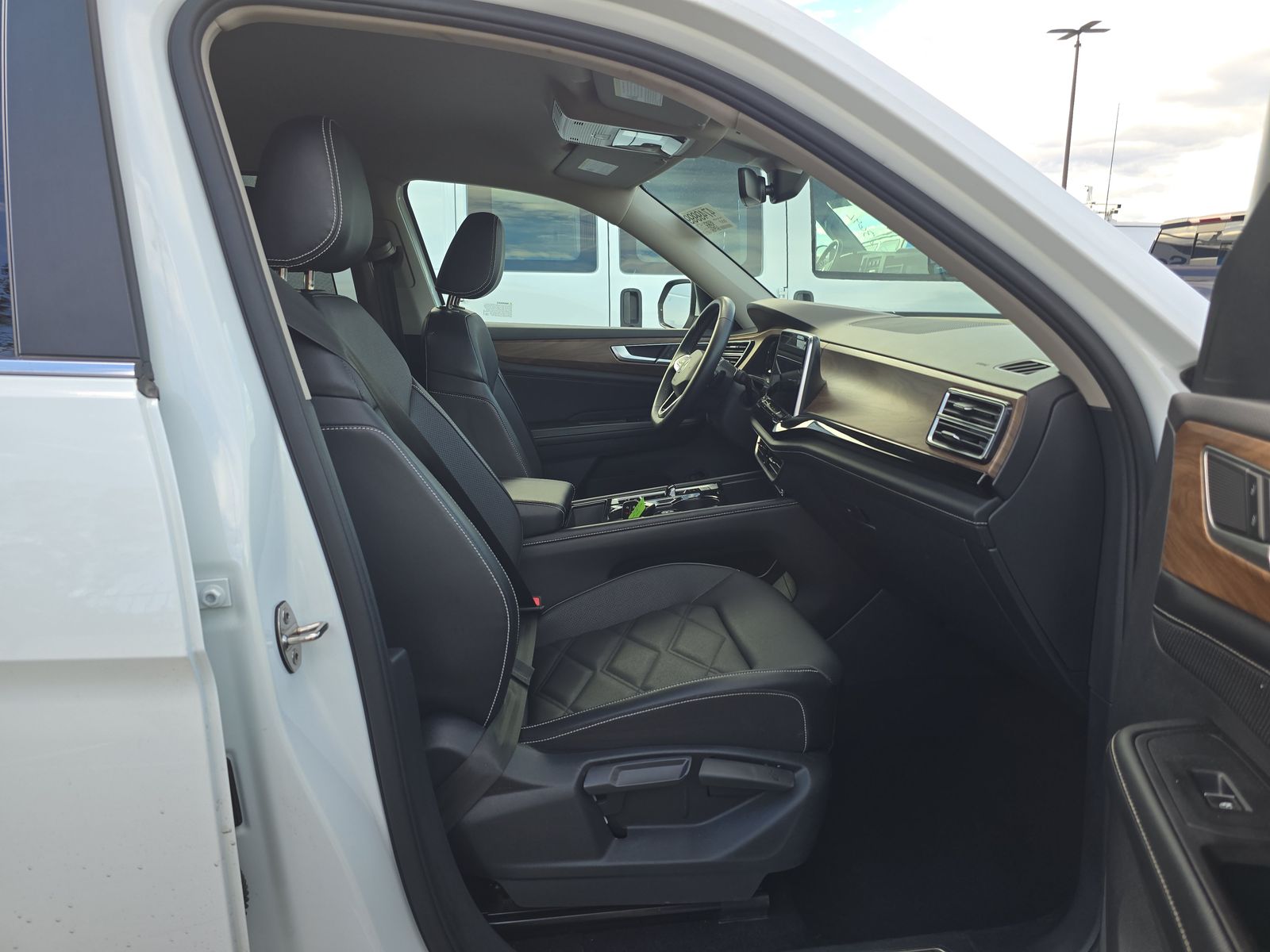 2024 Volkswagen Atlas 2.0T SE AWD