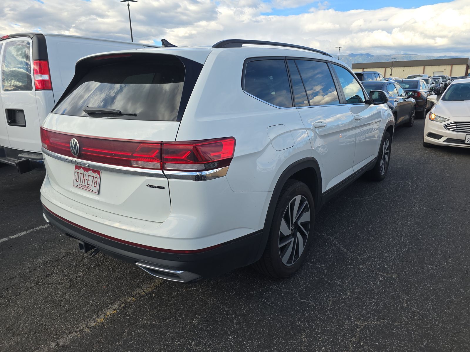 2024 Volkswagen Atlas 2.0T SE AWD