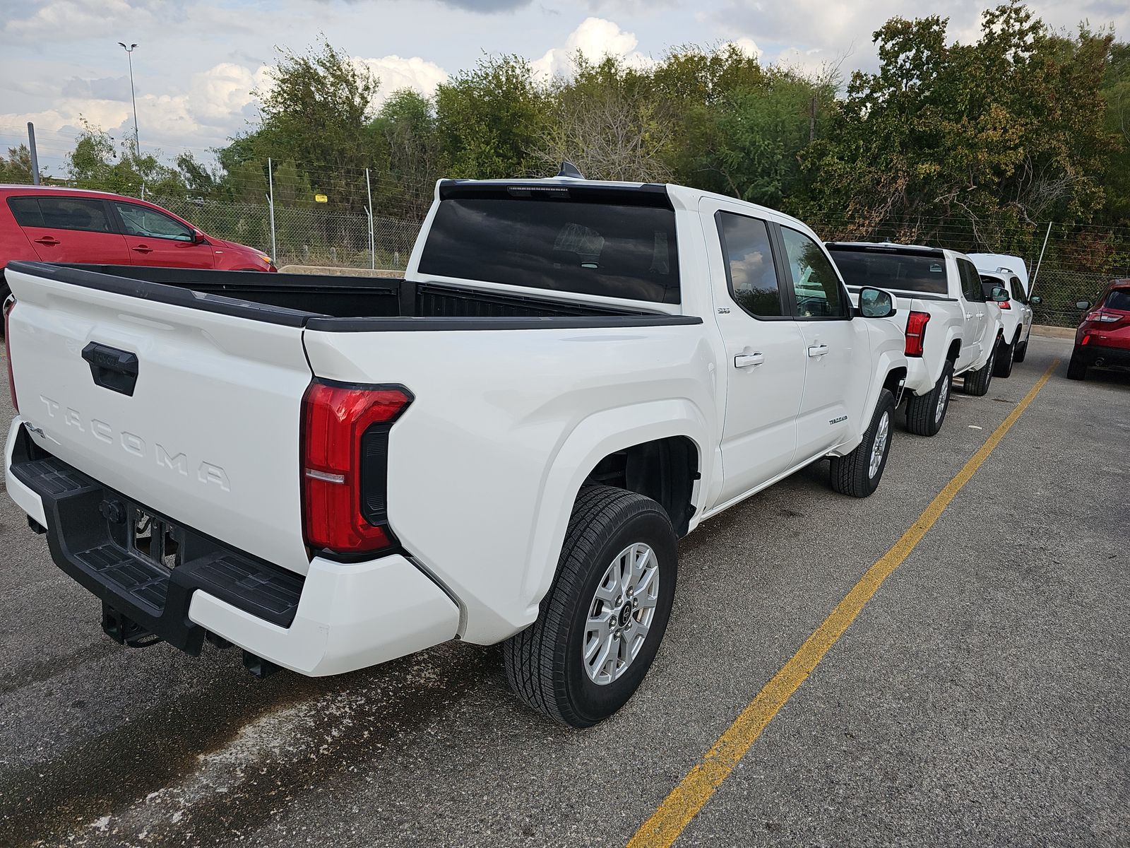 2024 Toyota Tacoma SR5 AWD