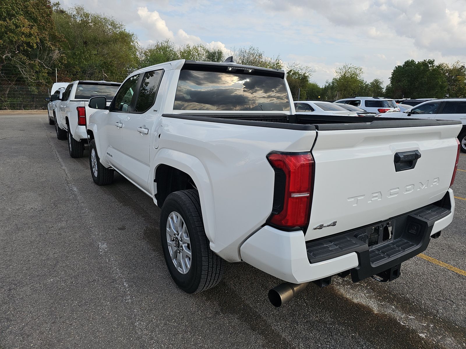 2024 Toyota Tacoma SR5 AWD