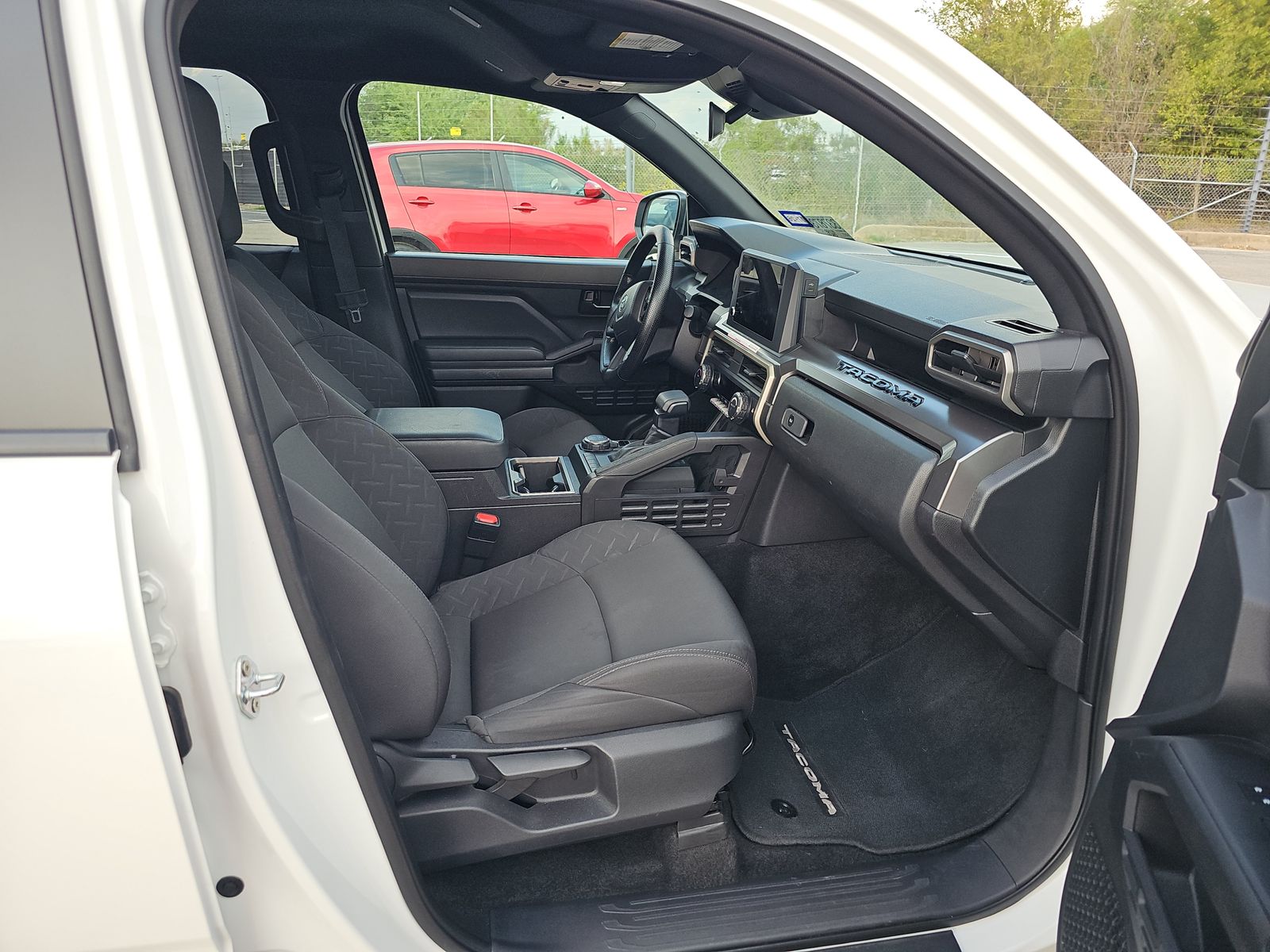 2024 Toyota Tacoma SR5 AWD