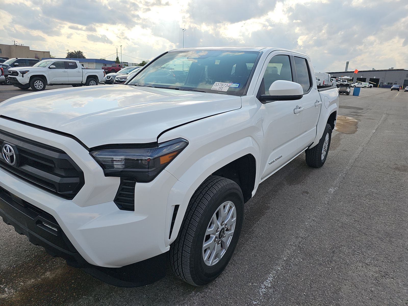 2024 Toyota Tacoma SR5 AWD