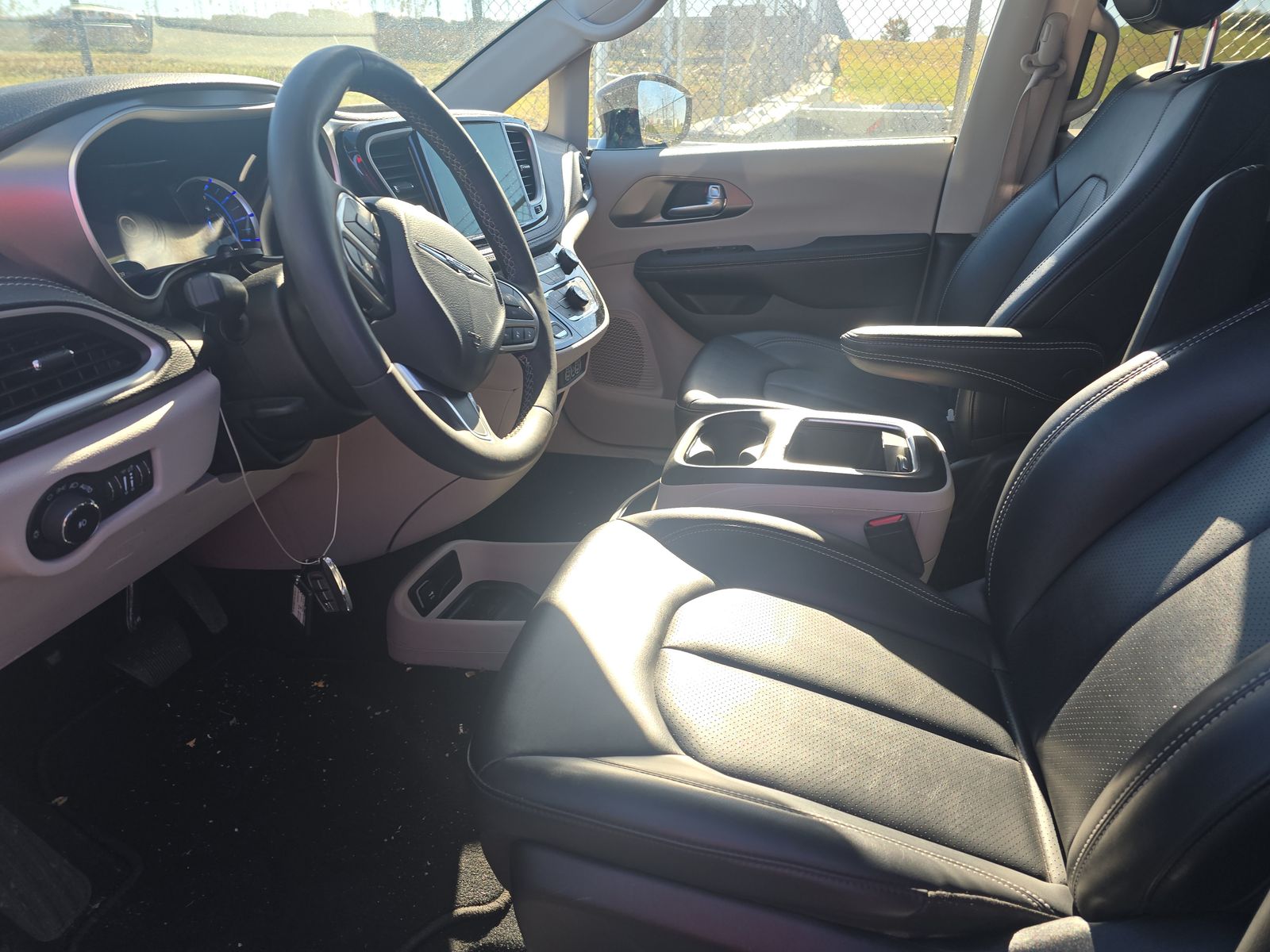 2024 Chrysler Pacifica Hybrid Select FWD