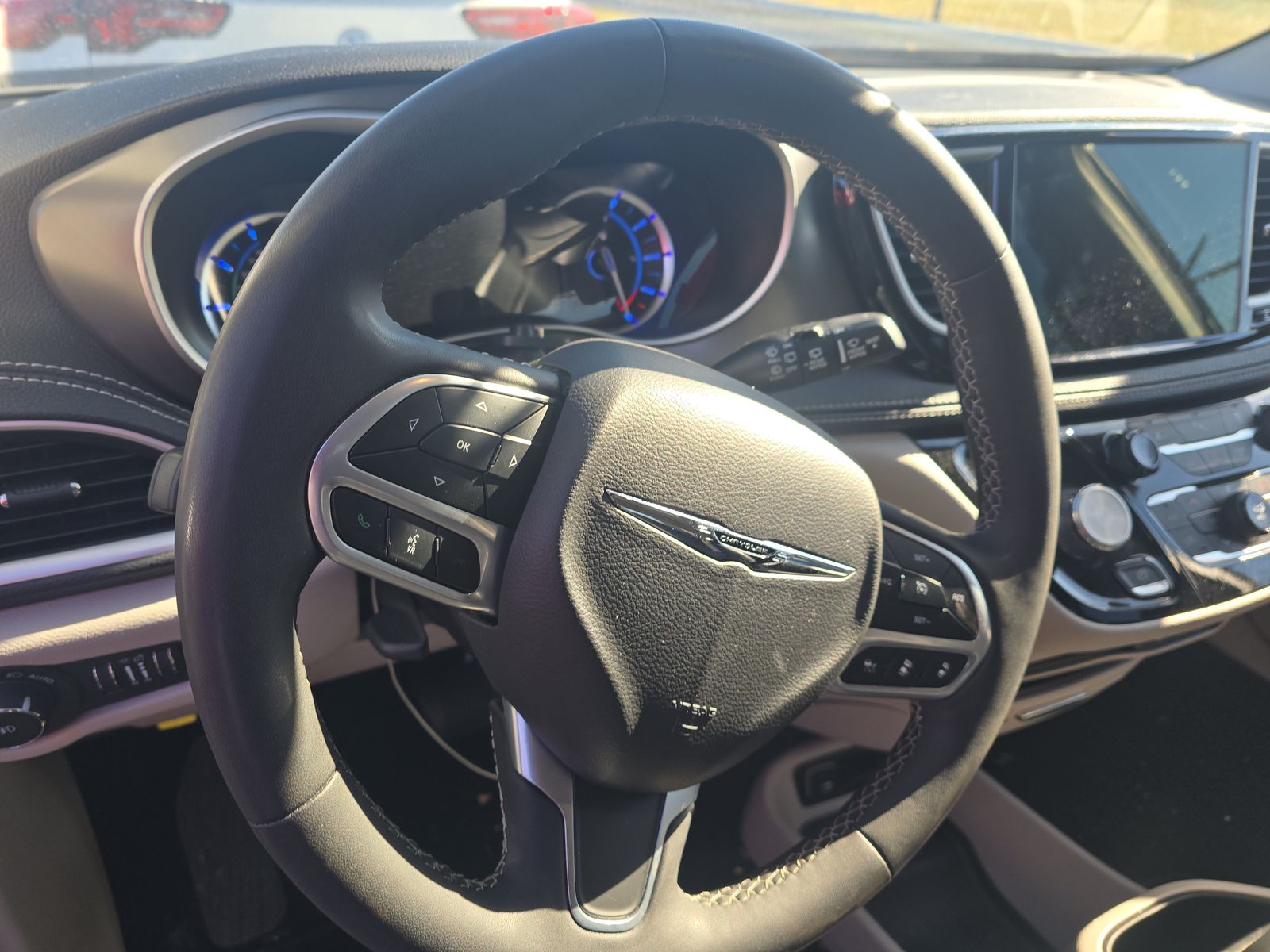 2024 Chrysler Pacifica Hybrid Select FWD