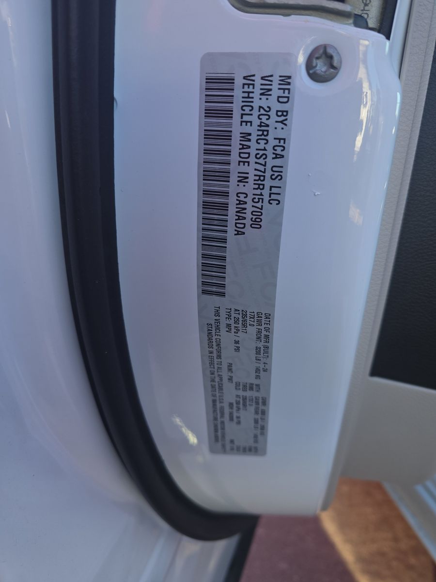 2024 Chrysler Pacifica Hybrid Select FWD