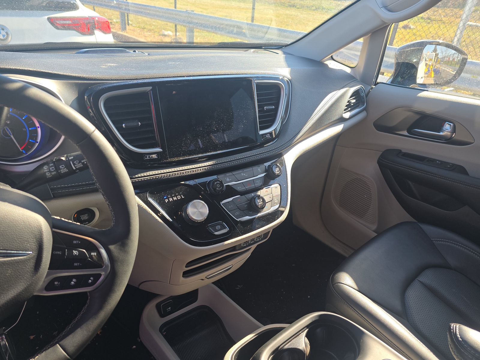 2024 Chrysler Pacifica Hybrid Select FWD