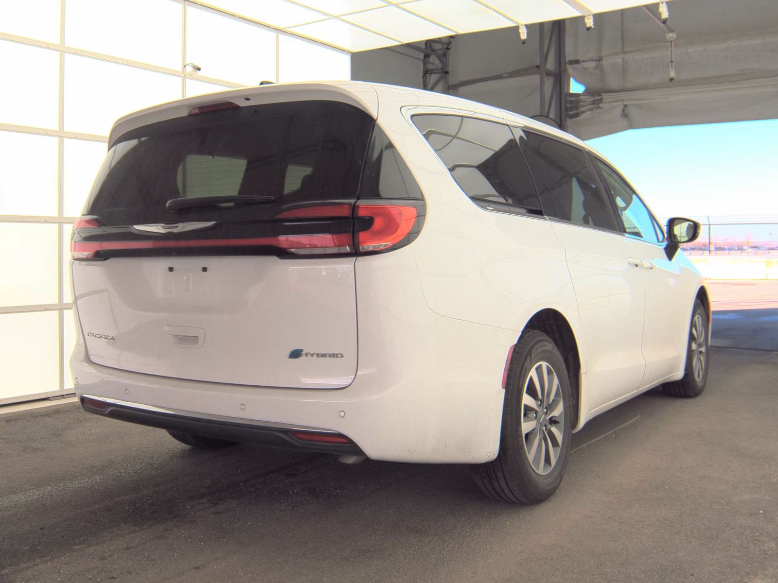2024 Chrysler Pacifica Hybrid Select FWD