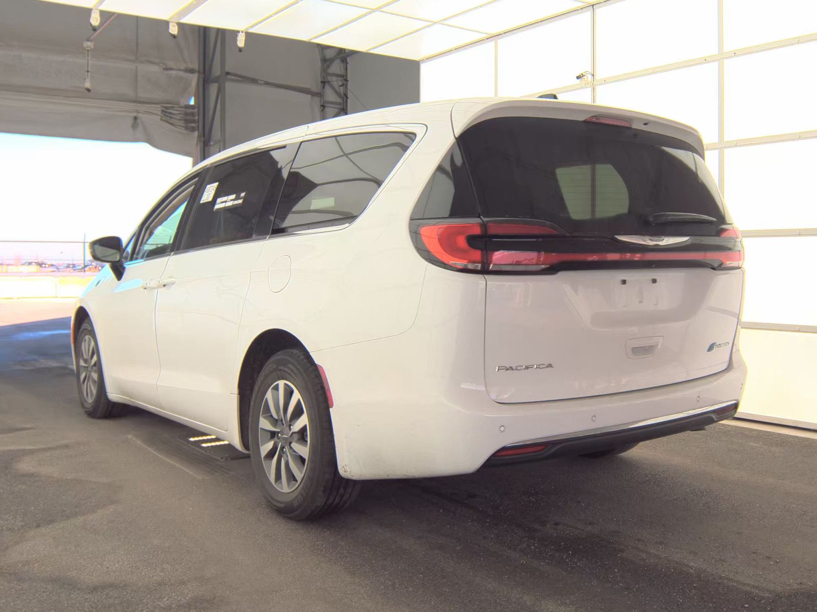 2024 Chrysler Pacifica Hybrid Select FWD
