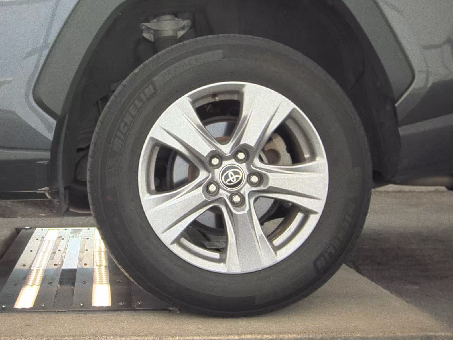 2023 Toyota RAV4 XLE FWD