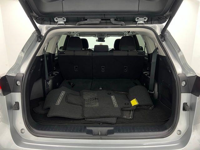 2024 Toyota Highlander LE AWD