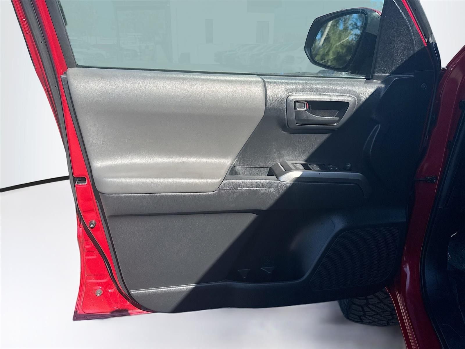 2022 Toyota Tacoma SR5 RWD