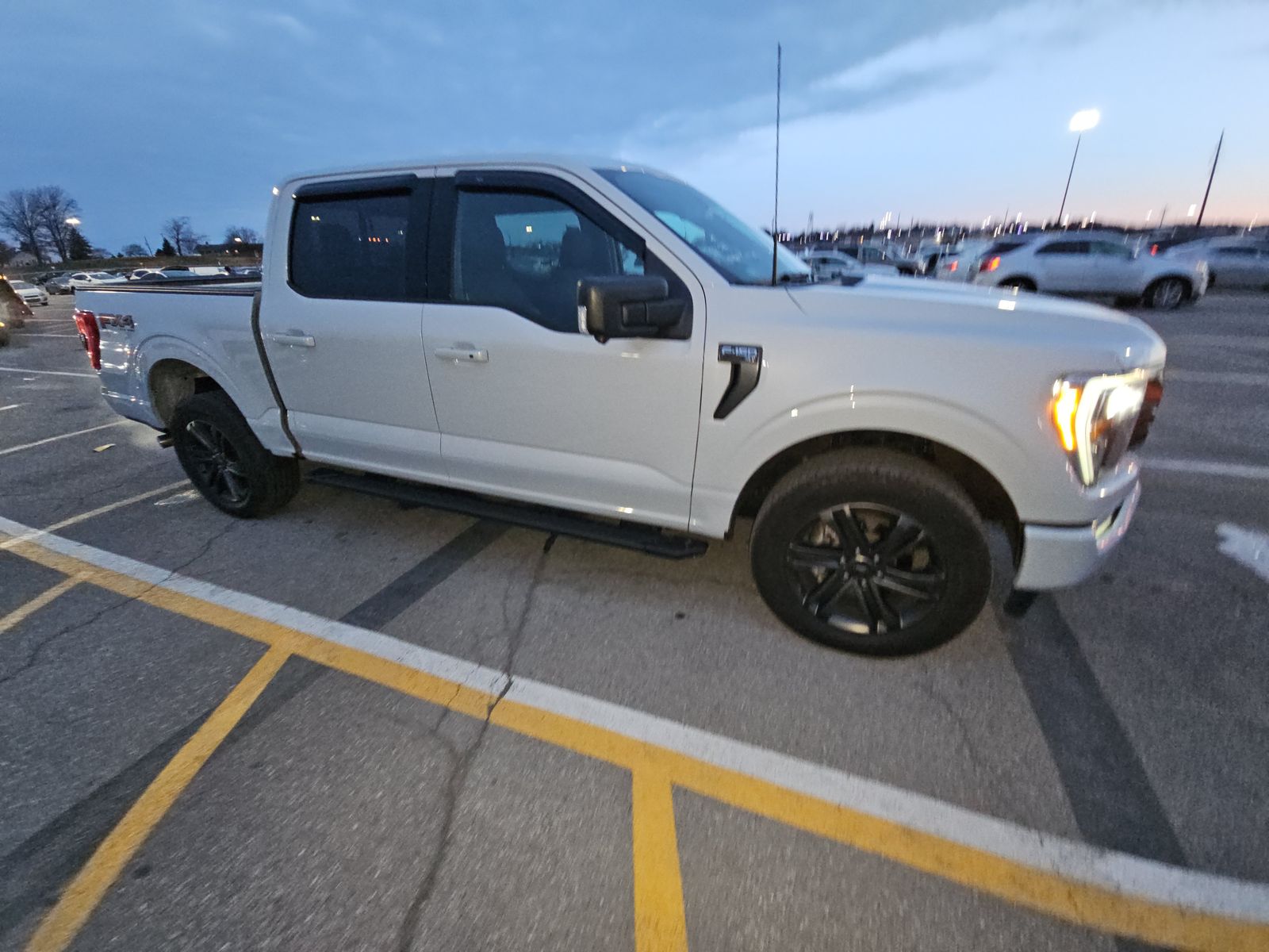 2022 Ford F-150 XLT AWD