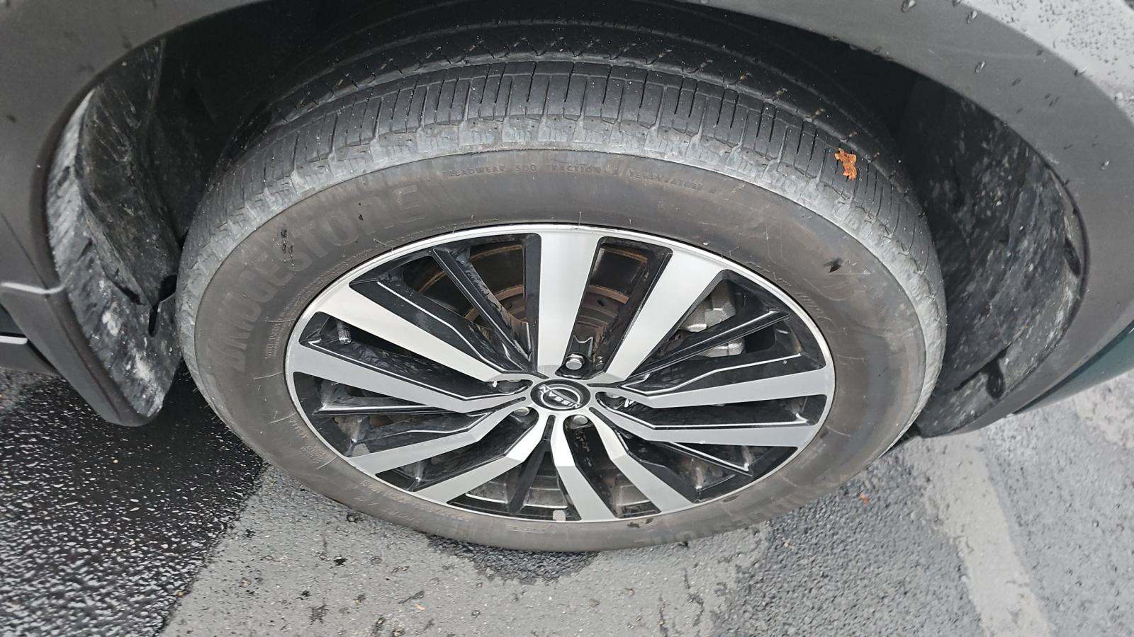 2024 Nissan Pathfinder Platinum FWD