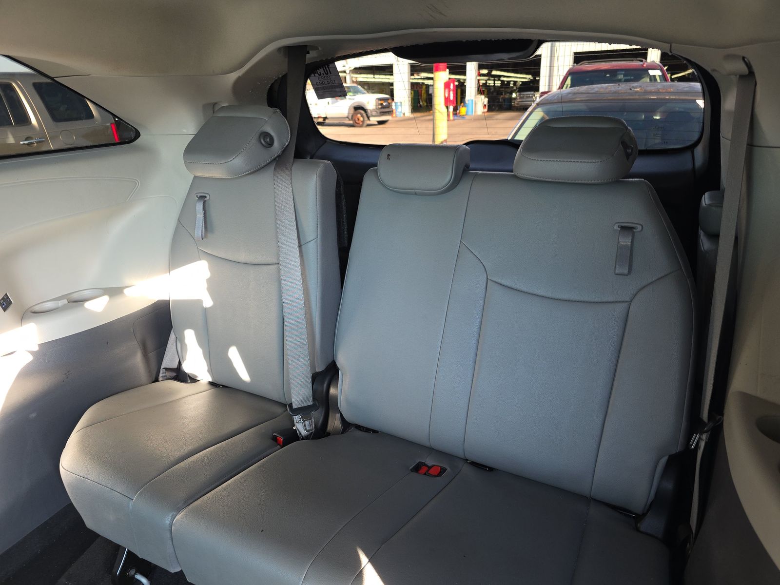 2023 Toyota Sienna XLE FWD