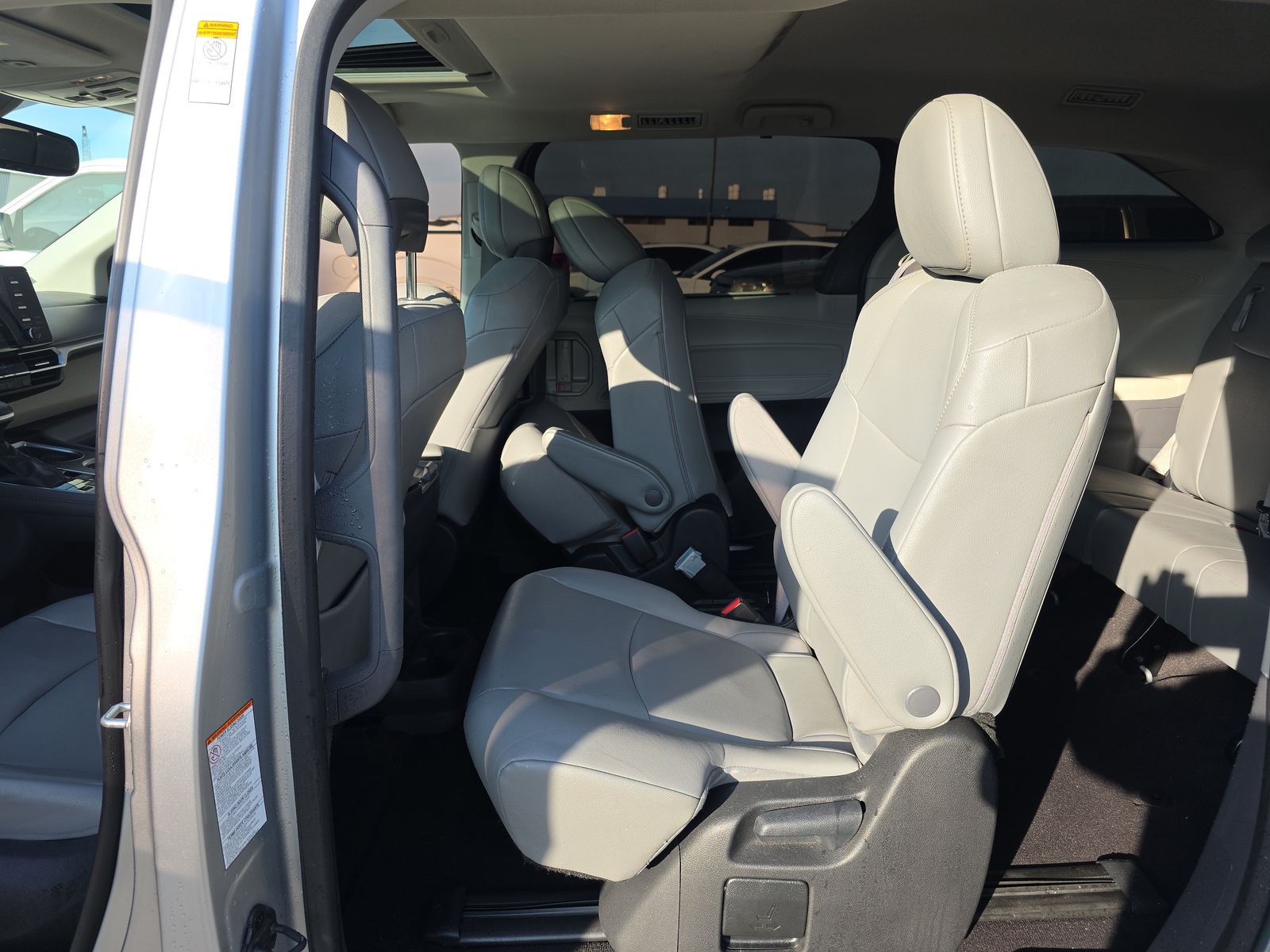 2023 Toyota Sienna XLE FWD