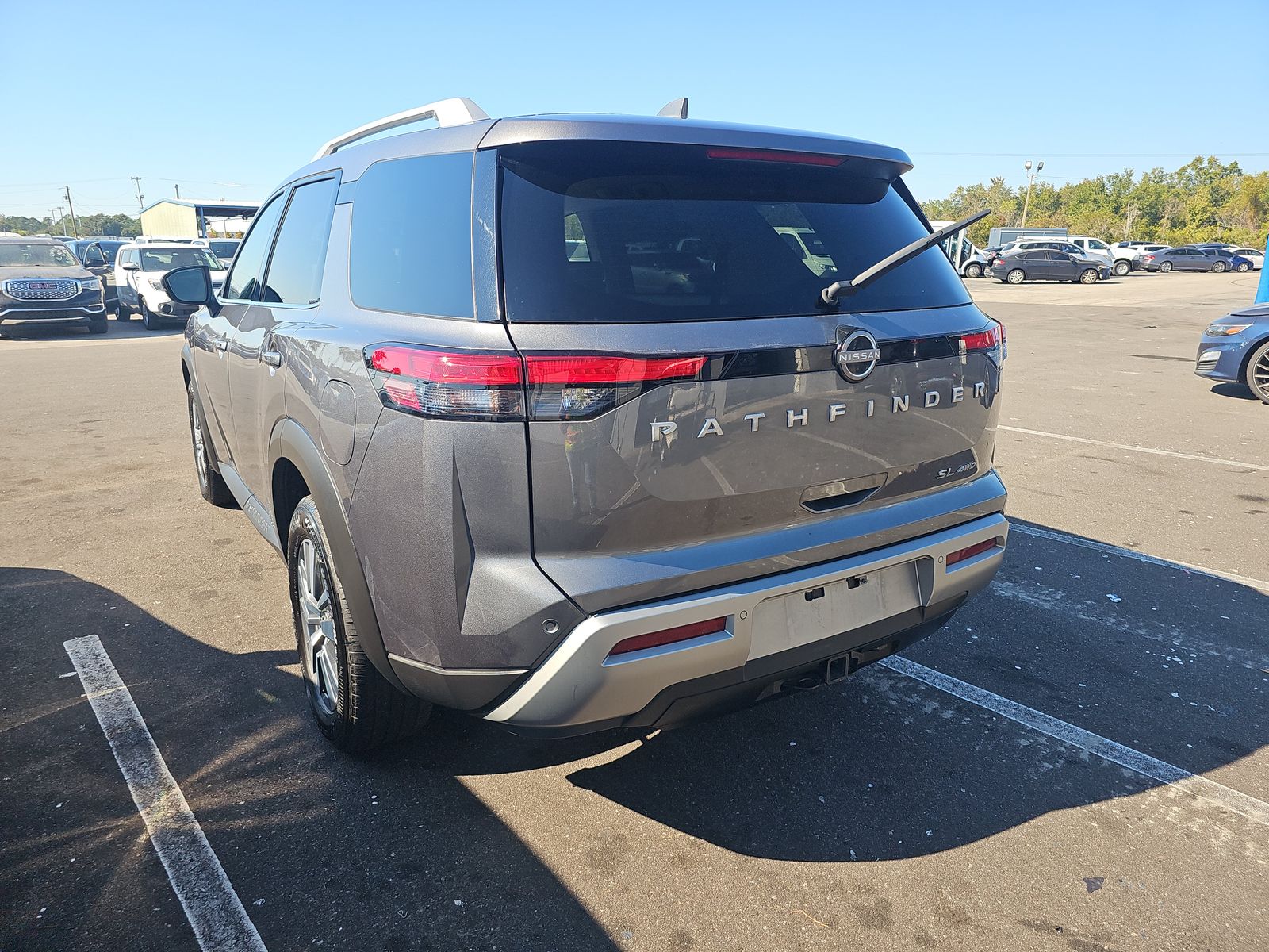 2024 Nissan Pathfinder SL AWD