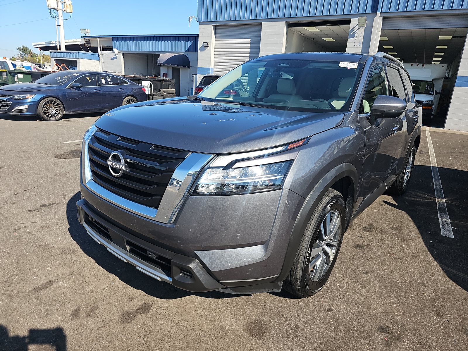 2024 Nissan Pathfinder SL AWD