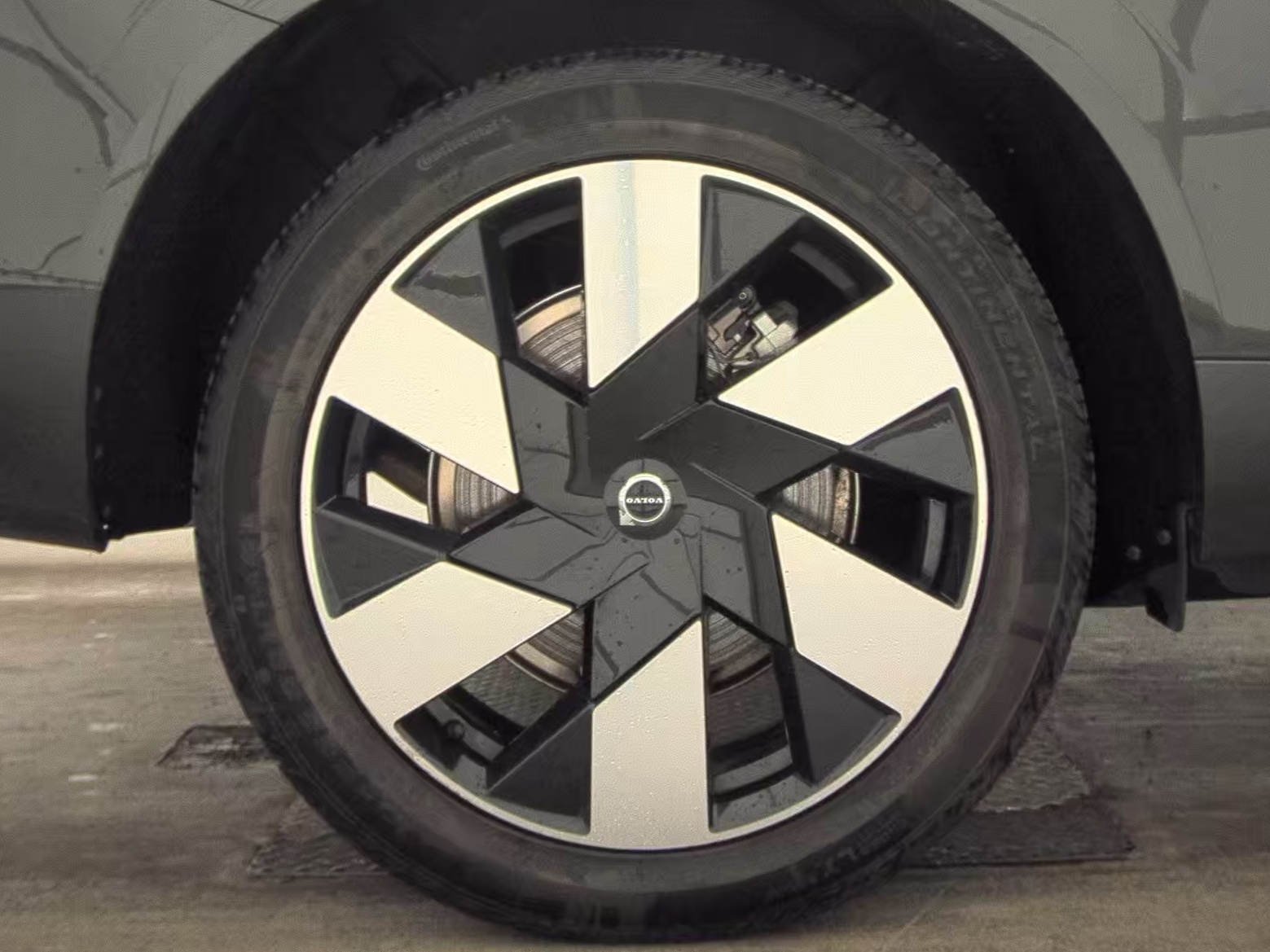 2024 Volvo XC60 Recharge T8 Plus AWD