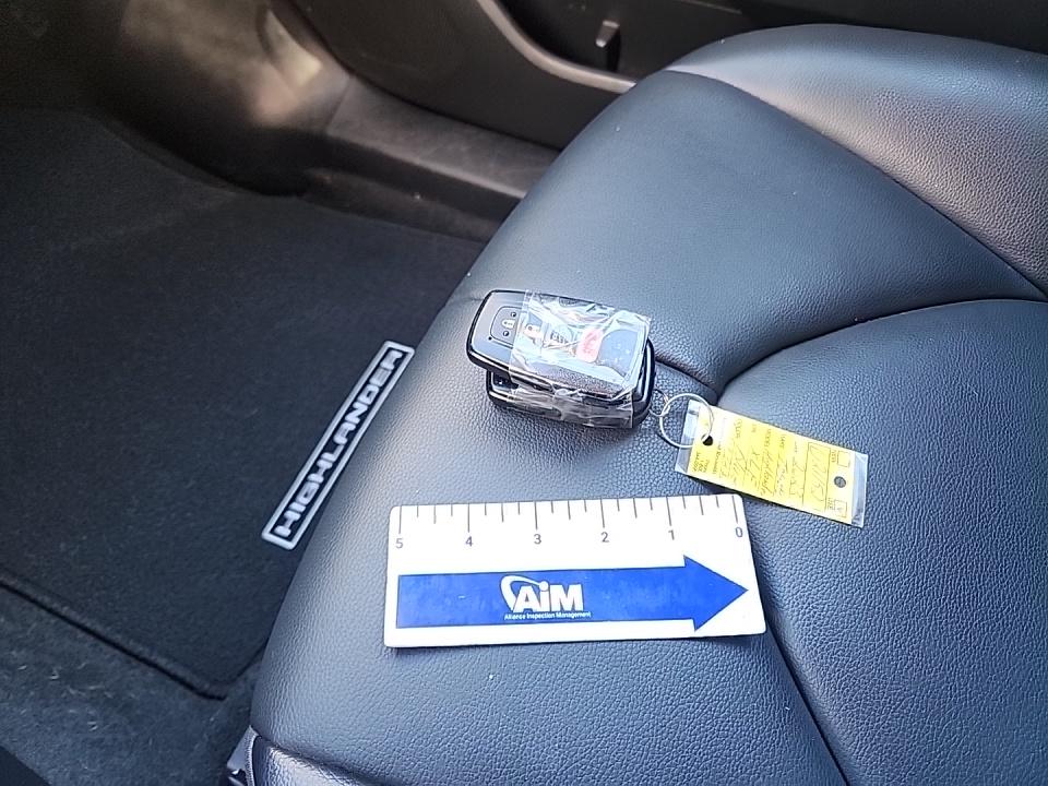 2023 Toyota Highlander XLE AWD