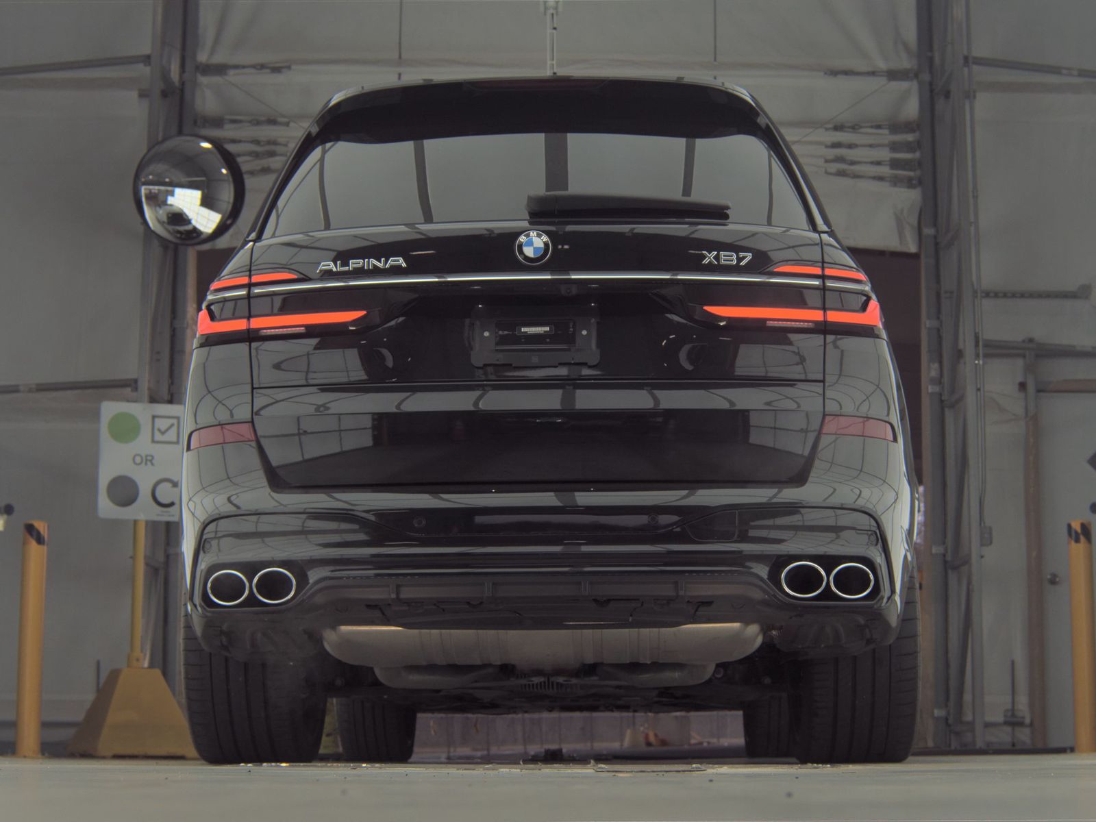 2023 BMW X7 ALPINA XB7 AWD