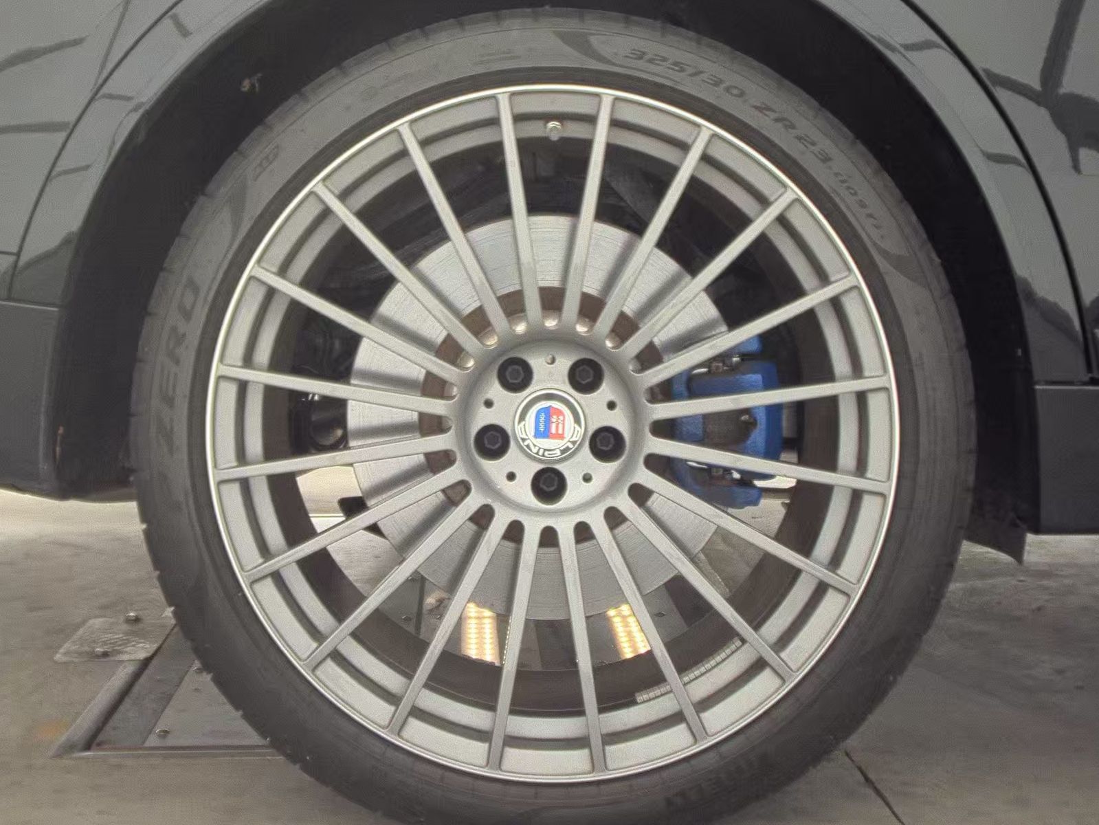 2023 BMW X7 ALPINA XB7 AWD