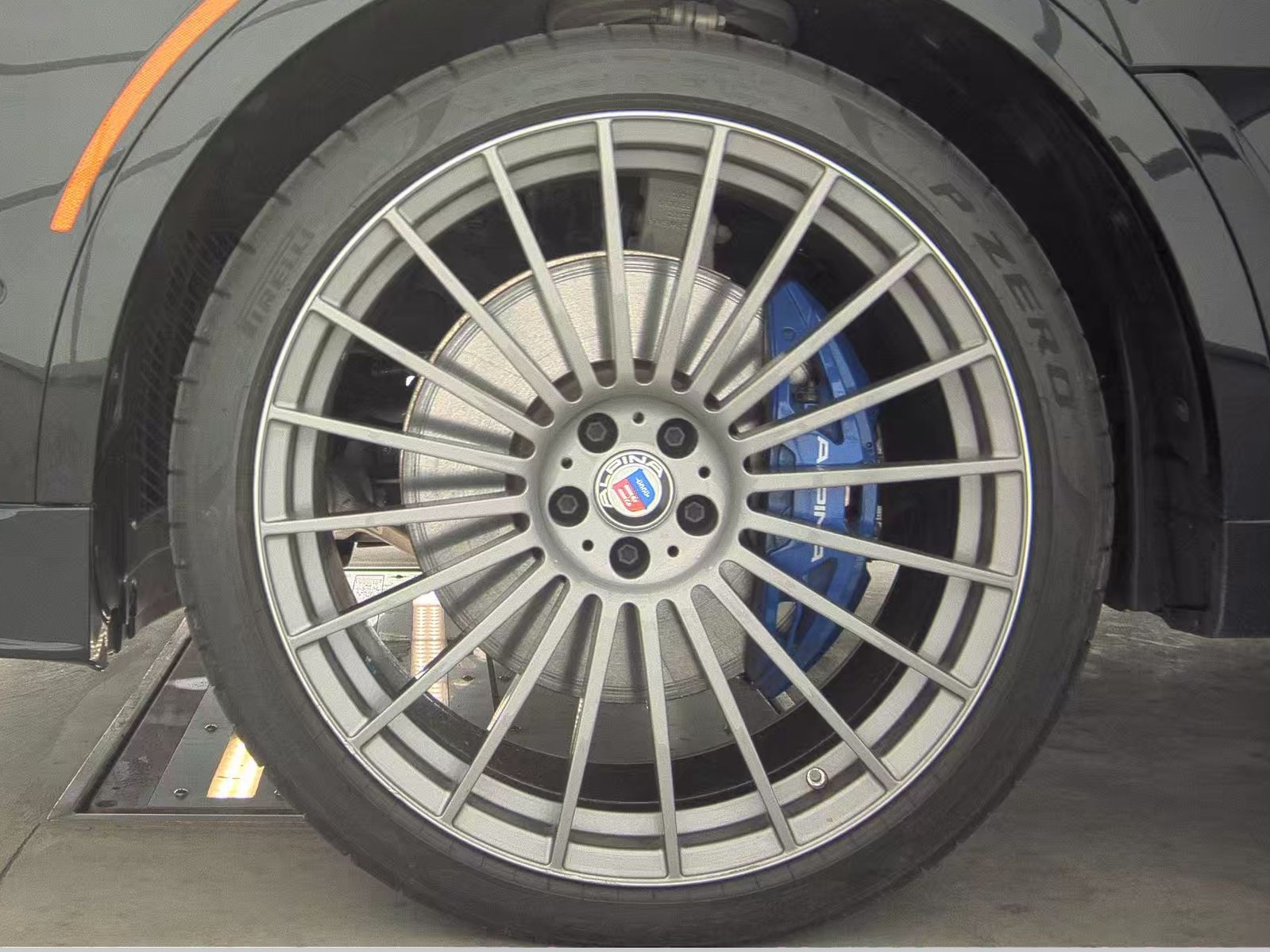 2023 BMW X7 ALPINA XB7 AWD