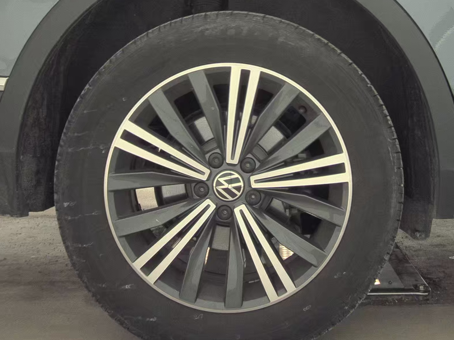 2024 Volkswagen Tiguan 2.0T Wolfsburg Edition FWD