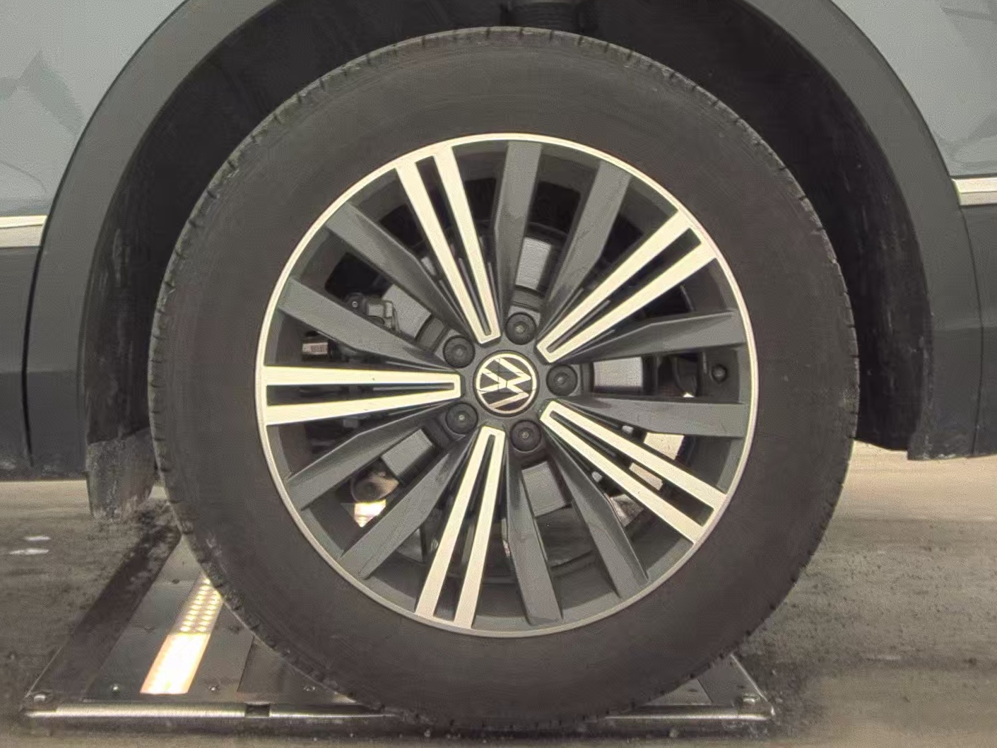 2024 Volkswagen Tiguan 2.0T Wolfsburg Edition FWD