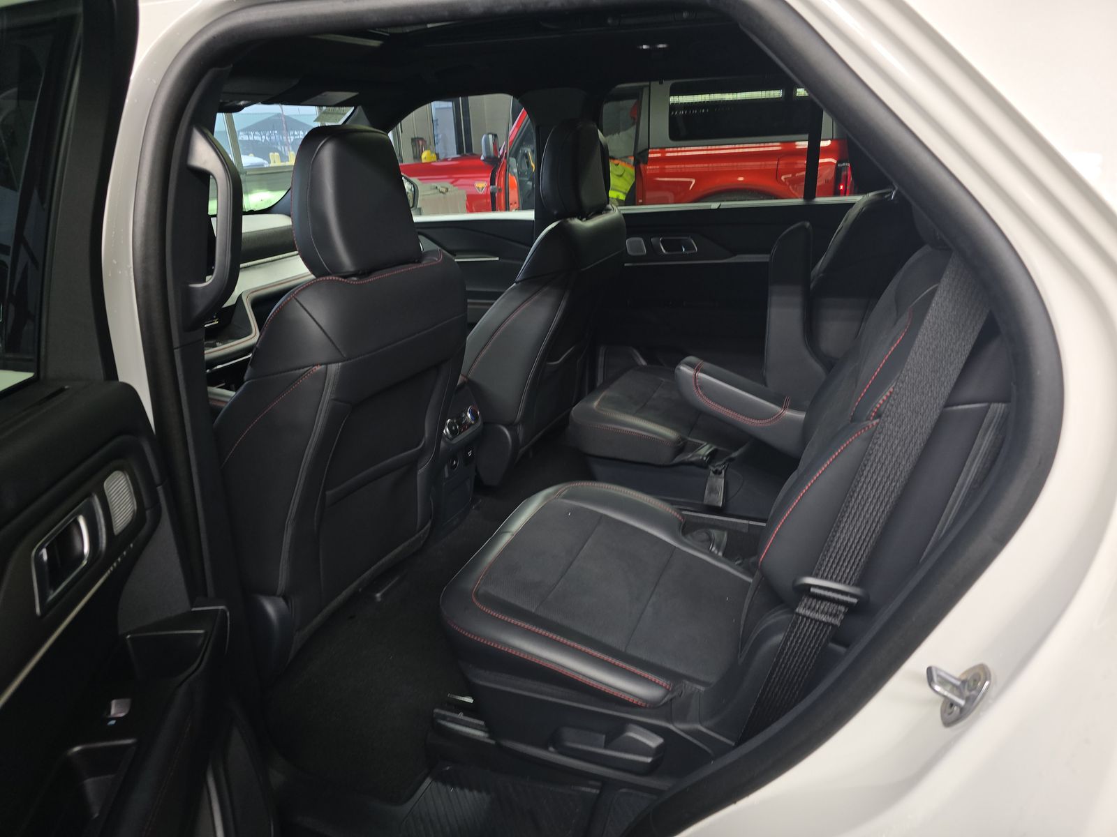 2025 Ford Explorer ST AWD