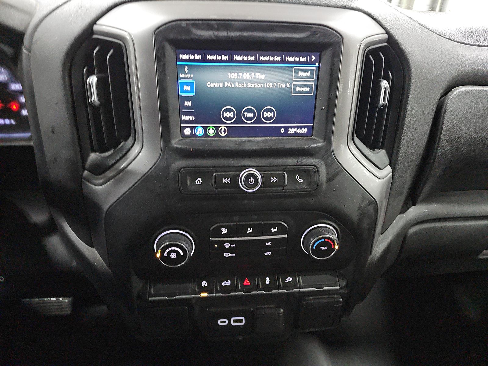 2022 Chevrolet Silverado 1500 Custom AWD