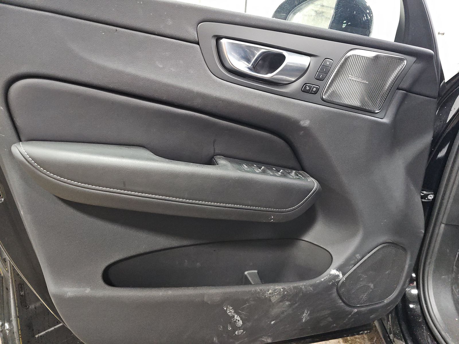 2024 Volvo XC60 Recharge T8 Ultimate Black Edition AWD