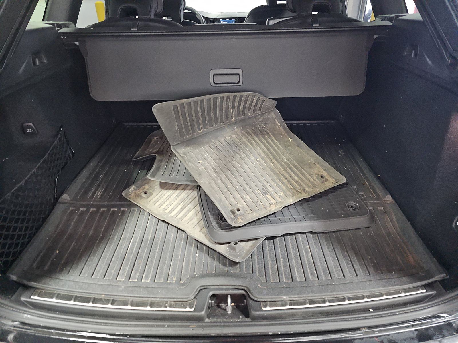 2024 Volvo XC60 Recharge T8 Ultimate Black Edition AWD