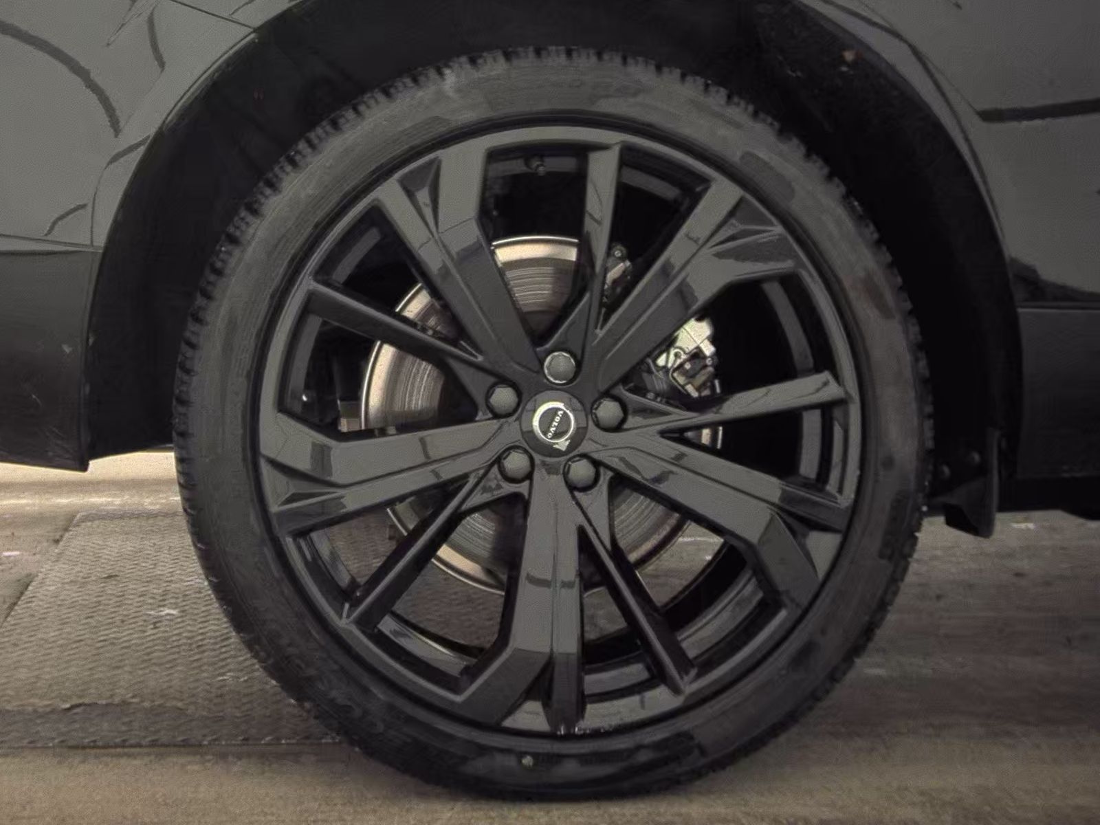 2024 Volvo XC60 Recharge T8 Ultimate Black Edition AWD