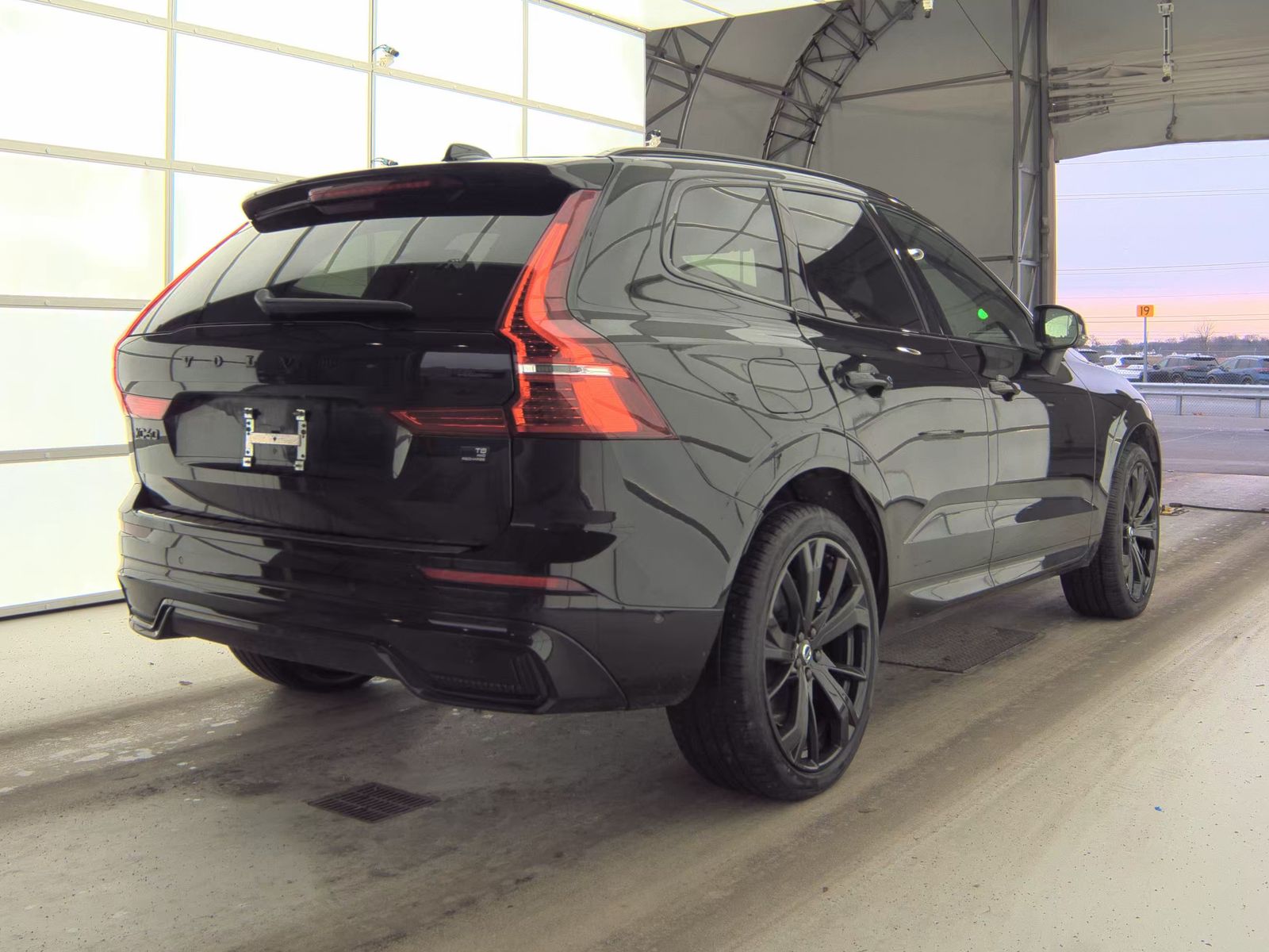 2024 Volvo XC60 Recharge T8 Ultimate Black Edition AWD