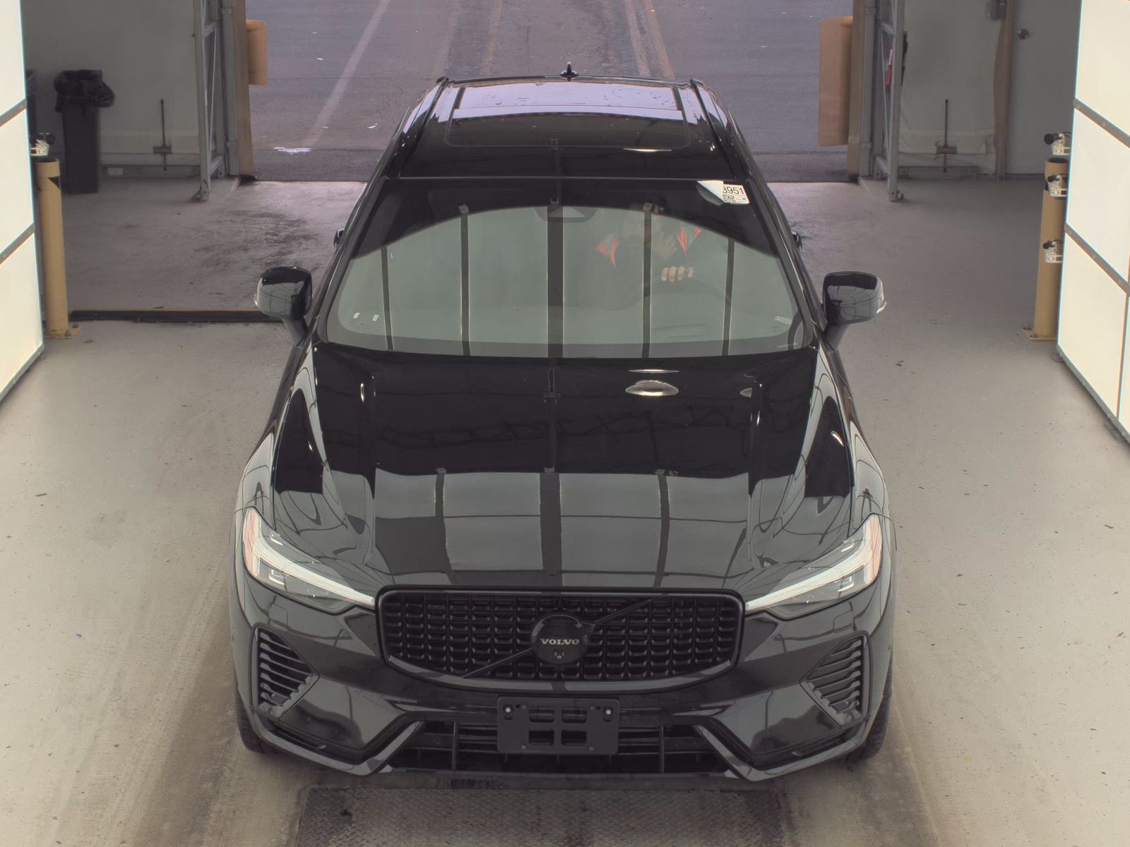 2024 Volvo XC60 Recharge T8 Ultimate Black Edition AWD