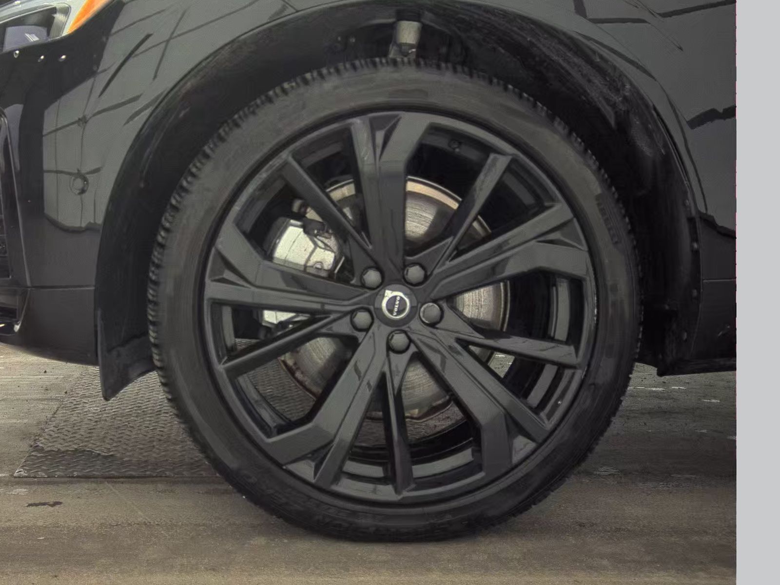 2024 Volvo XC60 Recharge T8 Ultimate Black Edition AWD