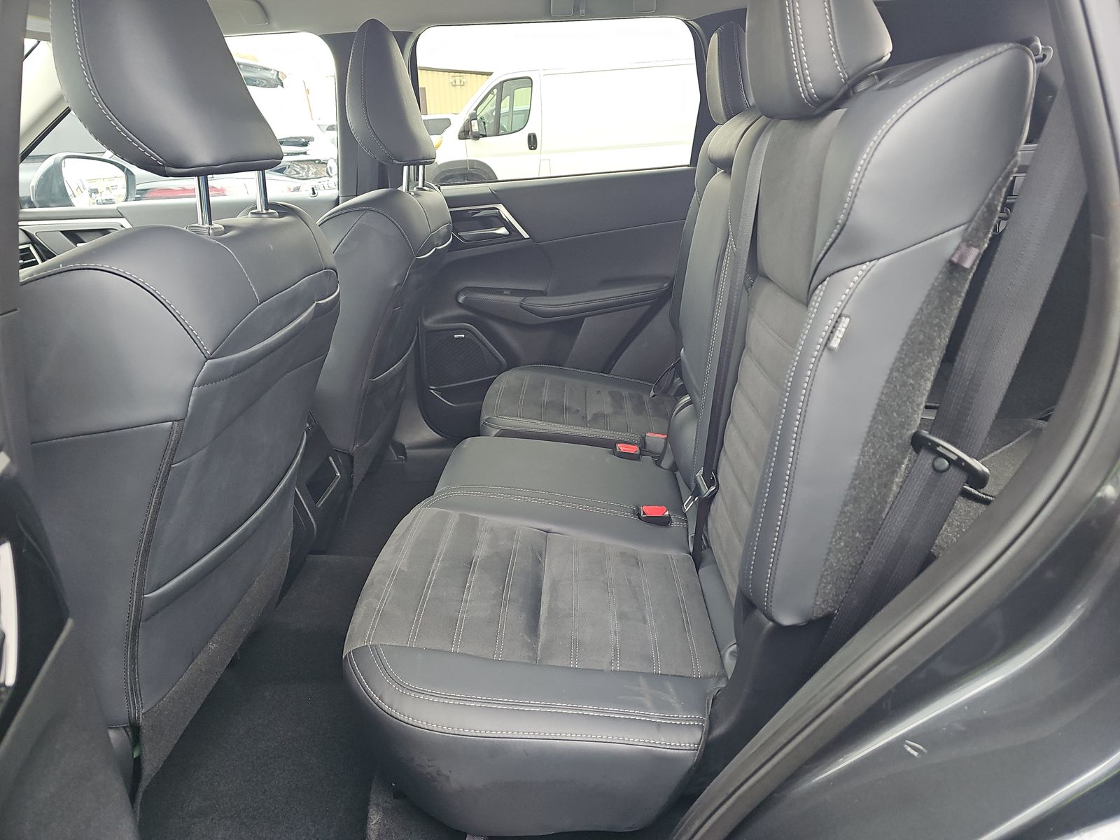 2025 Mitsubishi Outlander SE AWD