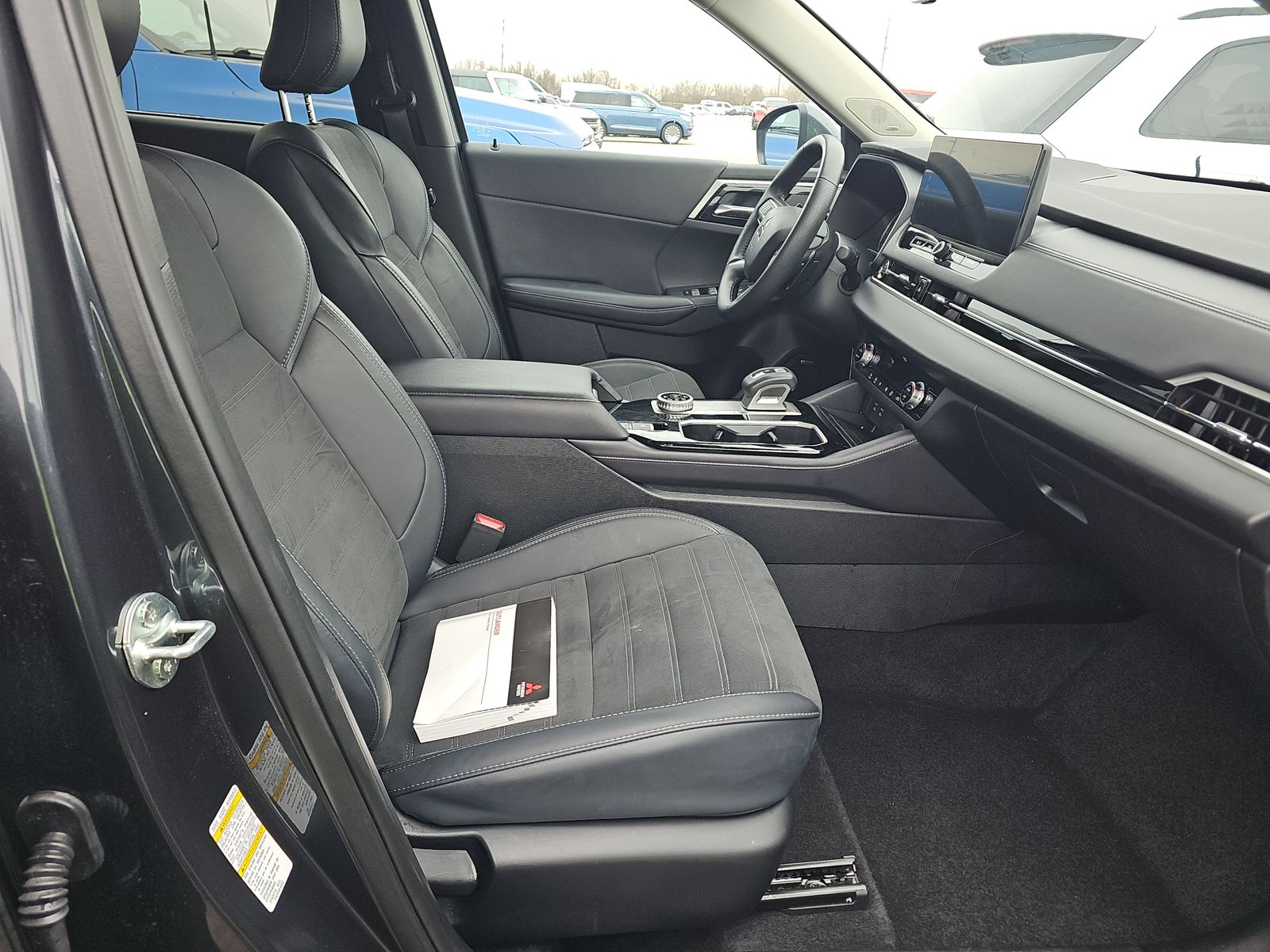 2025 Mitsubishi Outlander SE AWD