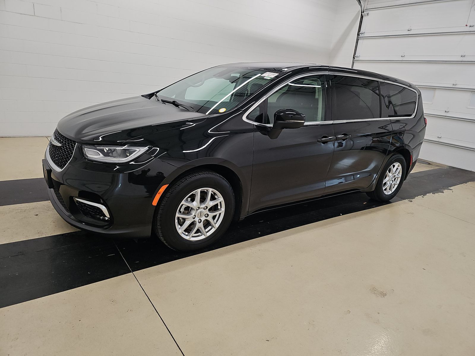 2023 Chrysler Pacifica Touring L FWD