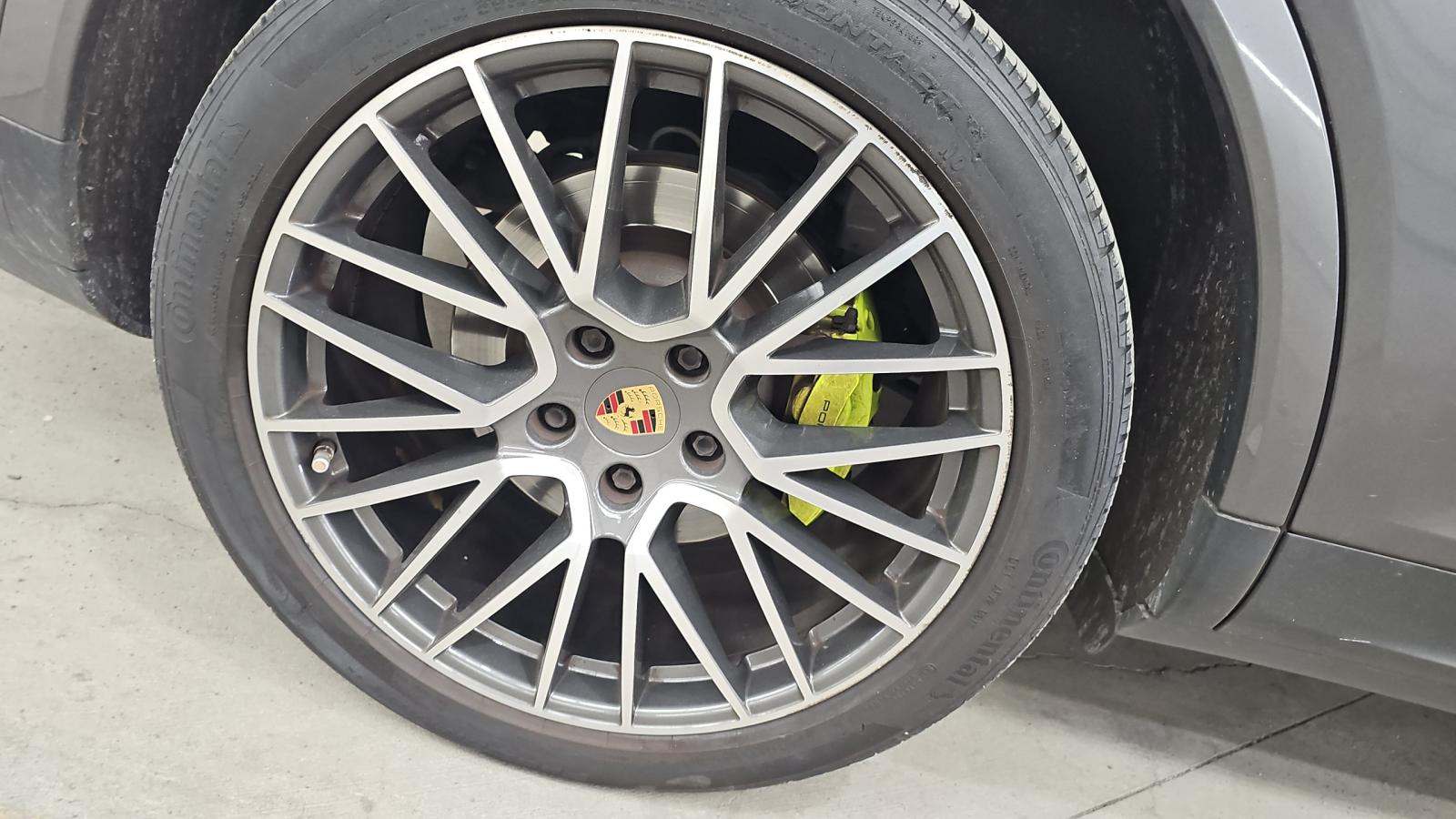 2022 Porsche Cayenne E-Hybrid AWD