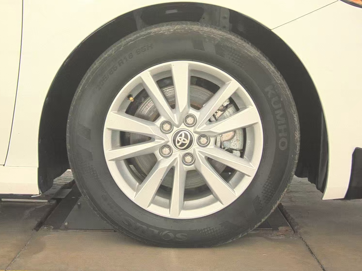 2025 Toyota Camry LE FWD