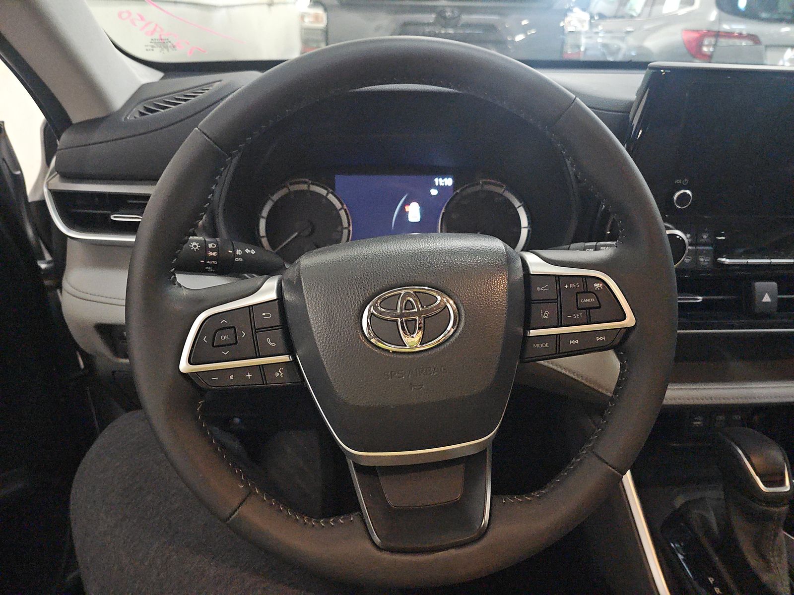 2024 Toyota Highlander LE FWD