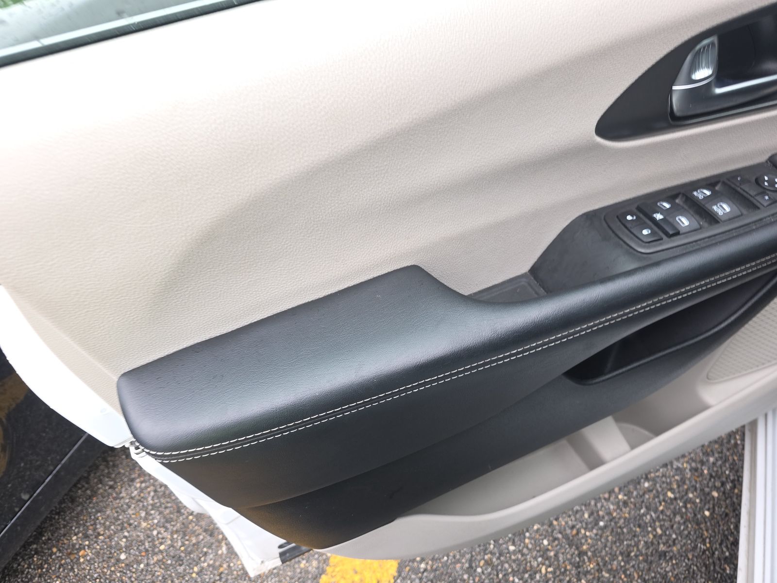 2023 Chrysler Pacifica Touring L FWD