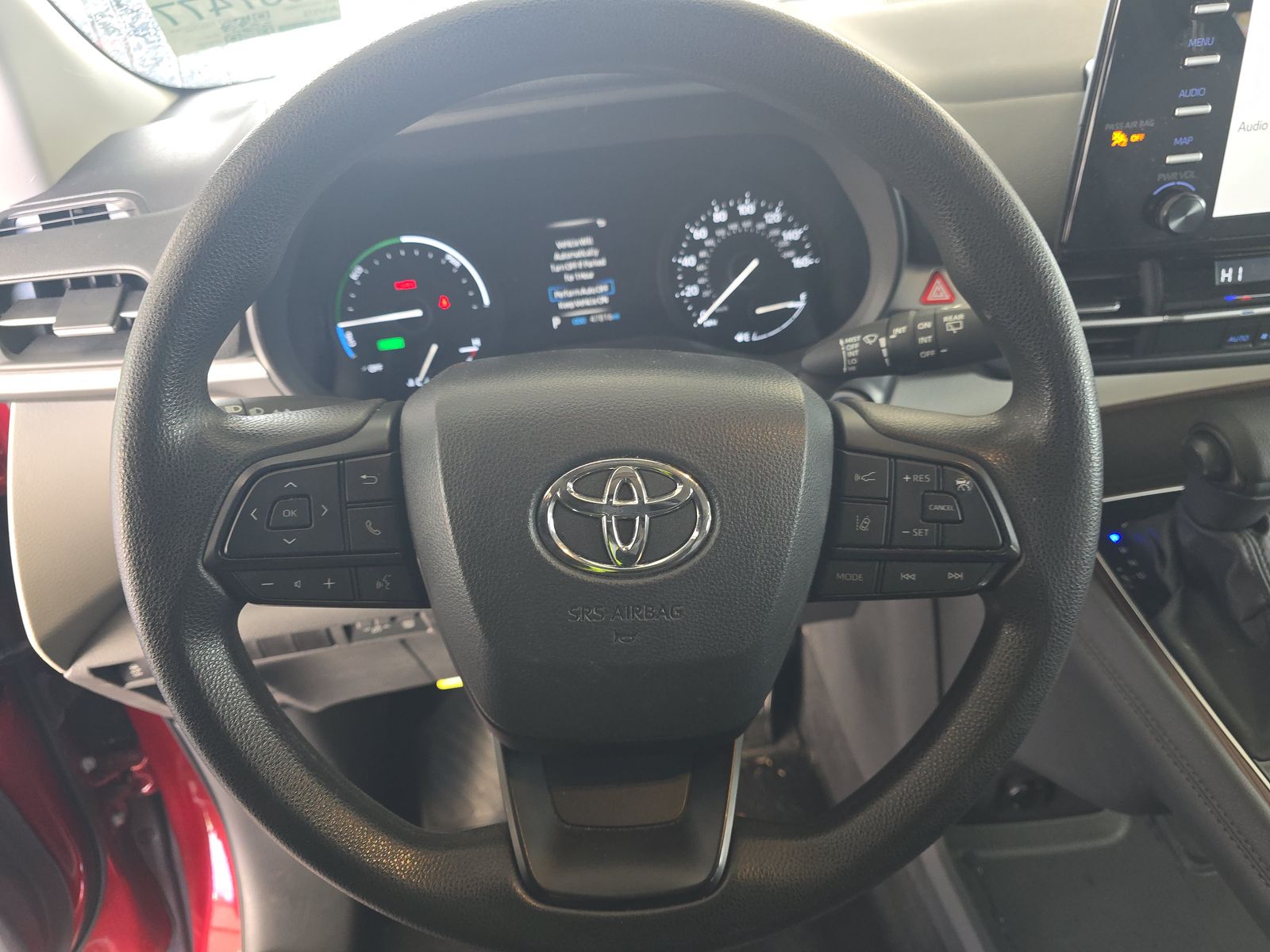 2024 Toyota Sienna LE FWD