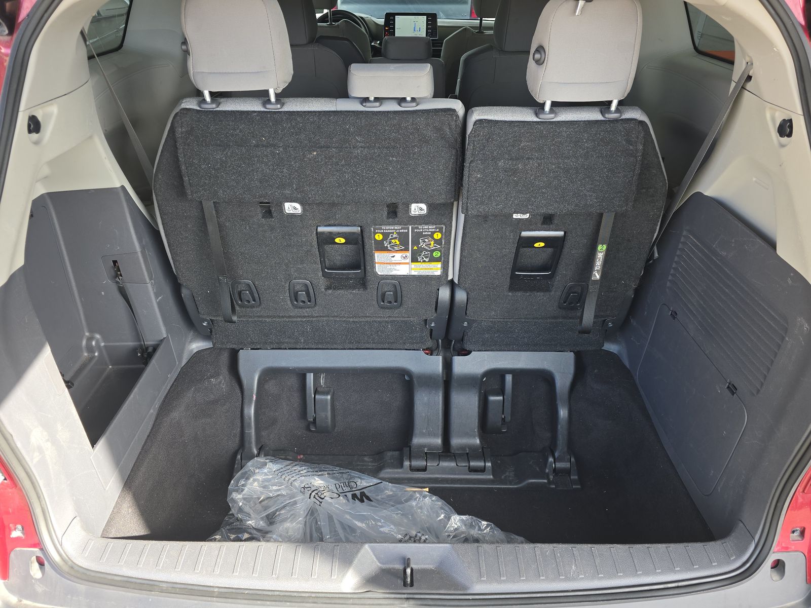 2024 Toyota Sienna LE FWD